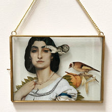 Charger l&#39;image dans la galerie, BLONDEL Sidonie - Pandora (Collage/verre) - ART ET MISS
