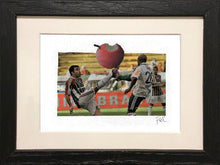Charger l'image dans la galerie, LE VAN Florence : Foot à la pomme (Collage sur papier) - ART ET MISS