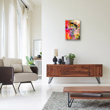 Charger l&#39;image dans la galerie, ADELIA -  God save the Queen 2022, mise en situation d&#39;un format 40 x 60 cm