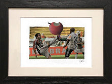 Charger l&#39;image dans la galerie, LE VAN Florence : Foot à la pomme (Collage sur papier) - ART ET MISS