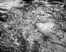 Charger l&#39;image dans la galerie, PASQUIERS Oliviers - Surfaces liquide 4 (Photographie) - ART ET MISS