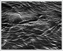 Charger l&#39;image dans la galerie, PASQUIERS Oliviers - Surfaces liquide 6 (Photographie) - ART ET MISS